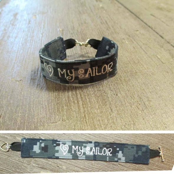 Navy Mom Customizable Name Tape Bracelet - MotherProud
