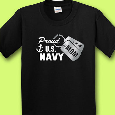 Proud US Navy Mom Dog Tags T-shirts